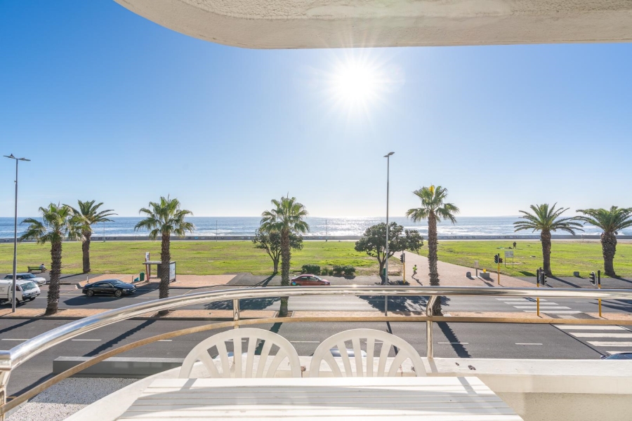 2 Bedroom Property for Sale in Sea Point Western Cape